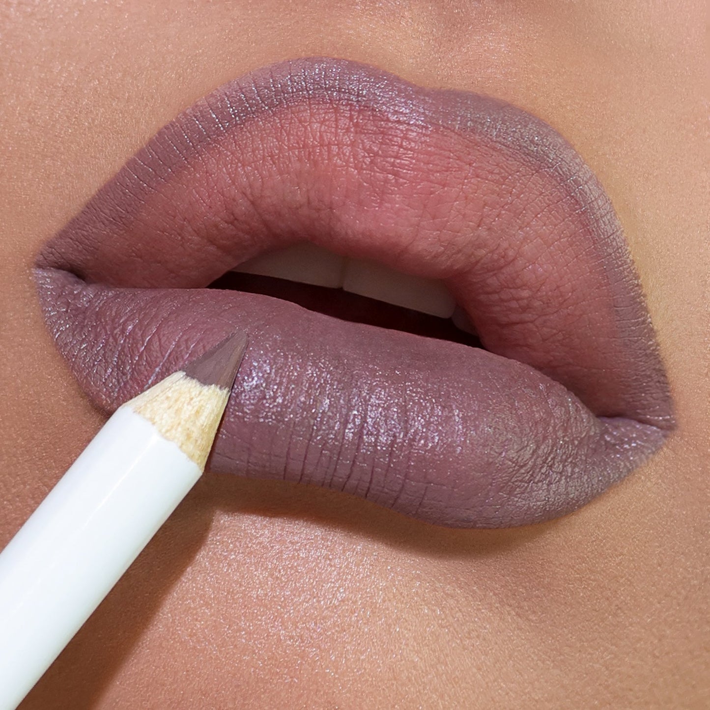 Evocative lip liner