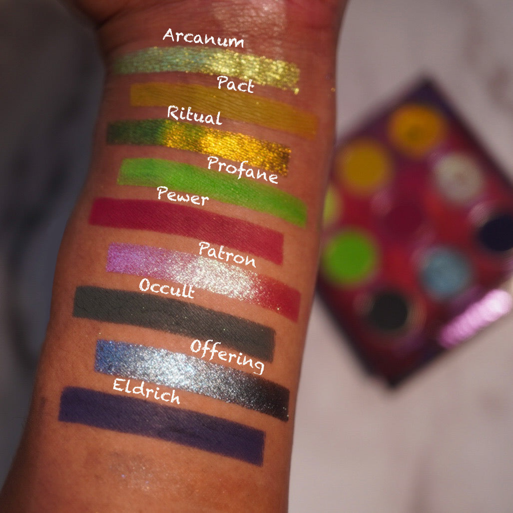 Warlock eyeshadow palette by Fantasy Cosmetica swatch