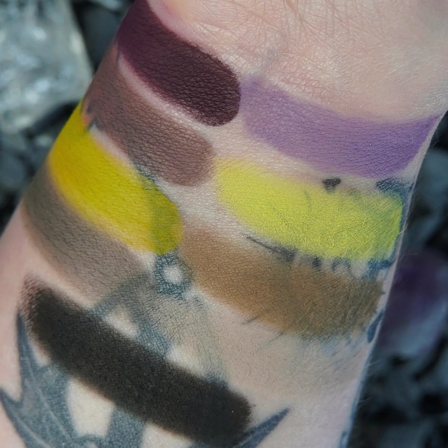 Magnetic Mineralia eyeshadow palette x @s.andromedae