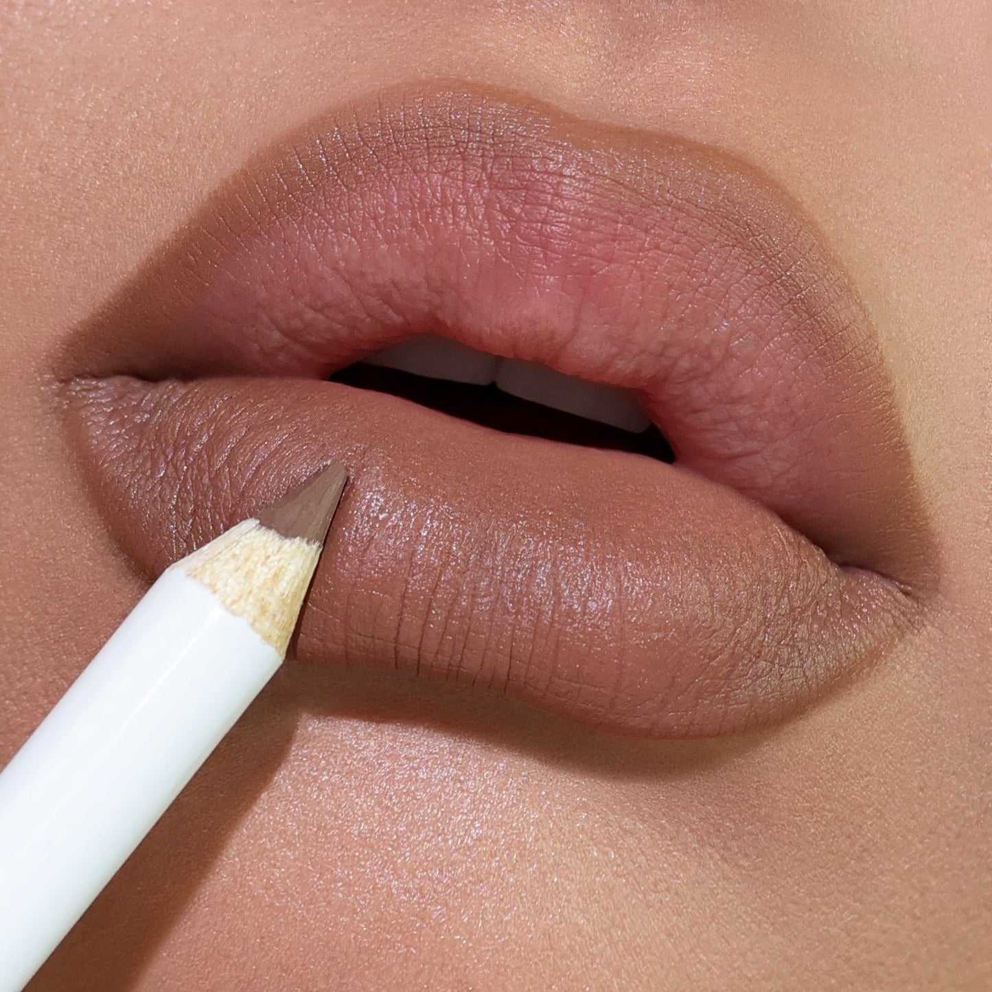 Evocative lip liner