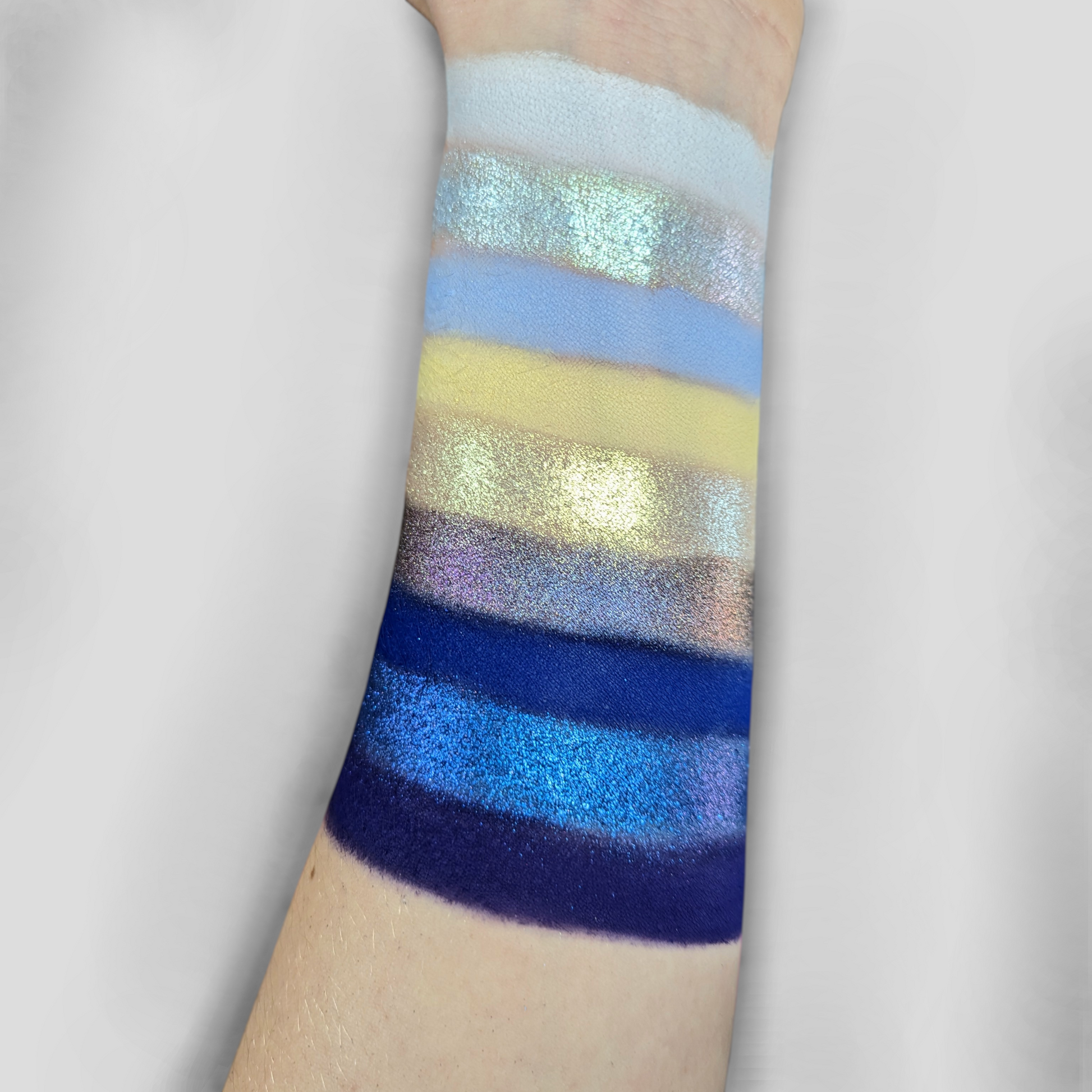 Wizard eyeshadow palette by Fantasy Cosmetica swatches