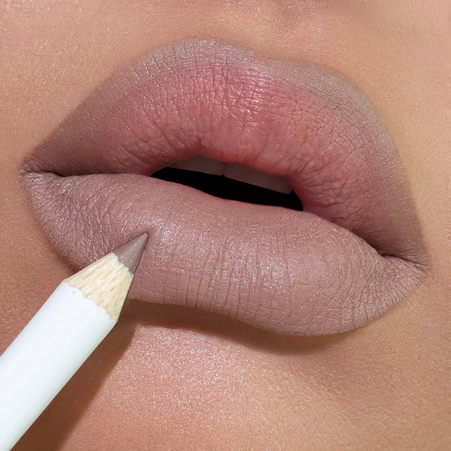 Evocative lip liner