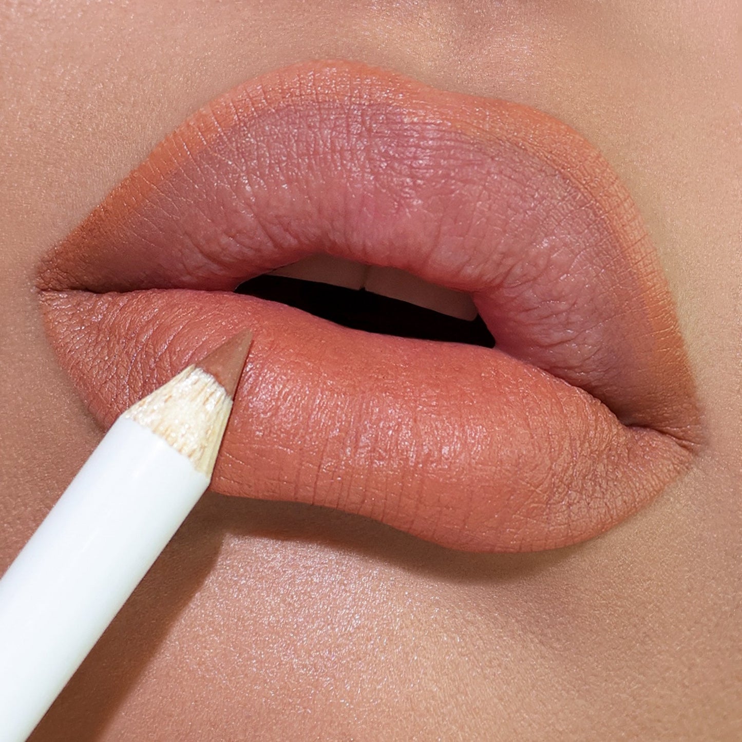Evocative lip liner