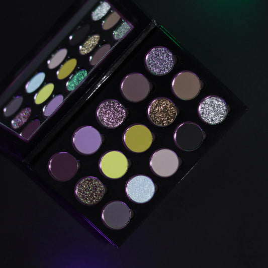Magnetic Mineralia eyeshadow palette x @s.andromedae