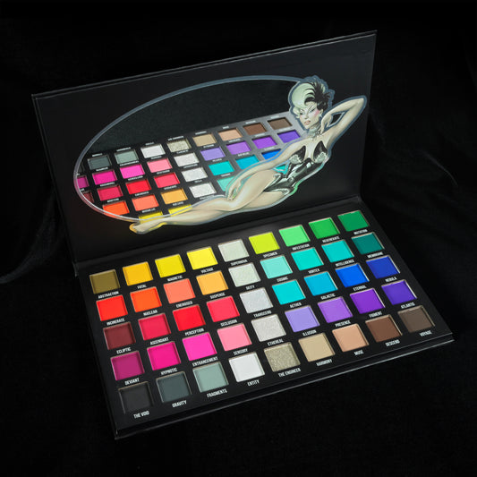Ellis Atlantis 45 shades eyeshadow palette opened by Blend Bunny Cosmetics