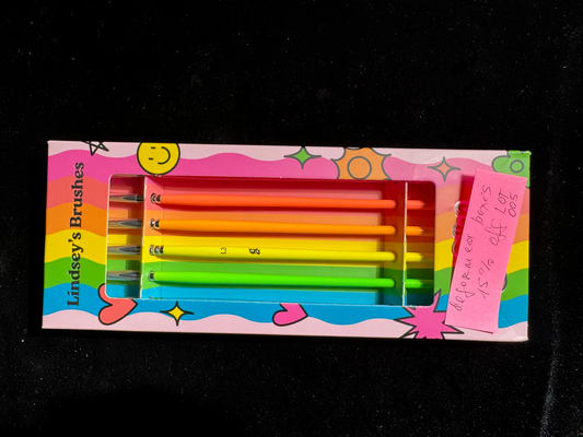 LOT #005 - Lins x Glisten brush set. Deformed boxes.