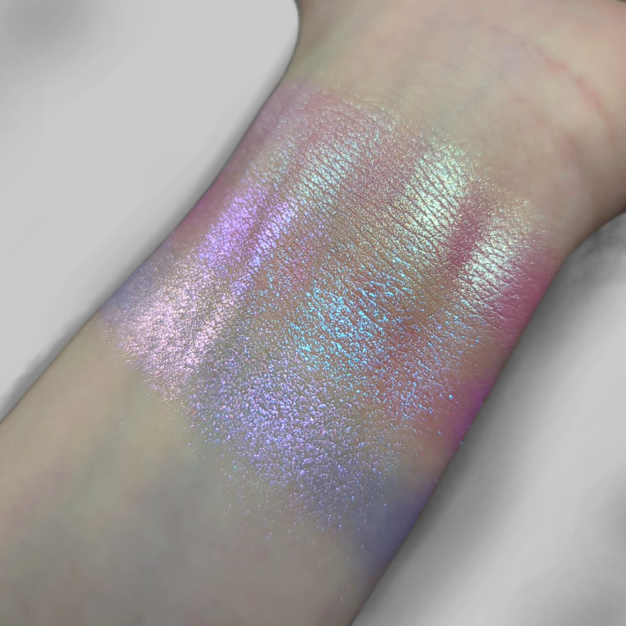 Celestial lights highlighter palette by Fantasy Cosmetica swatches