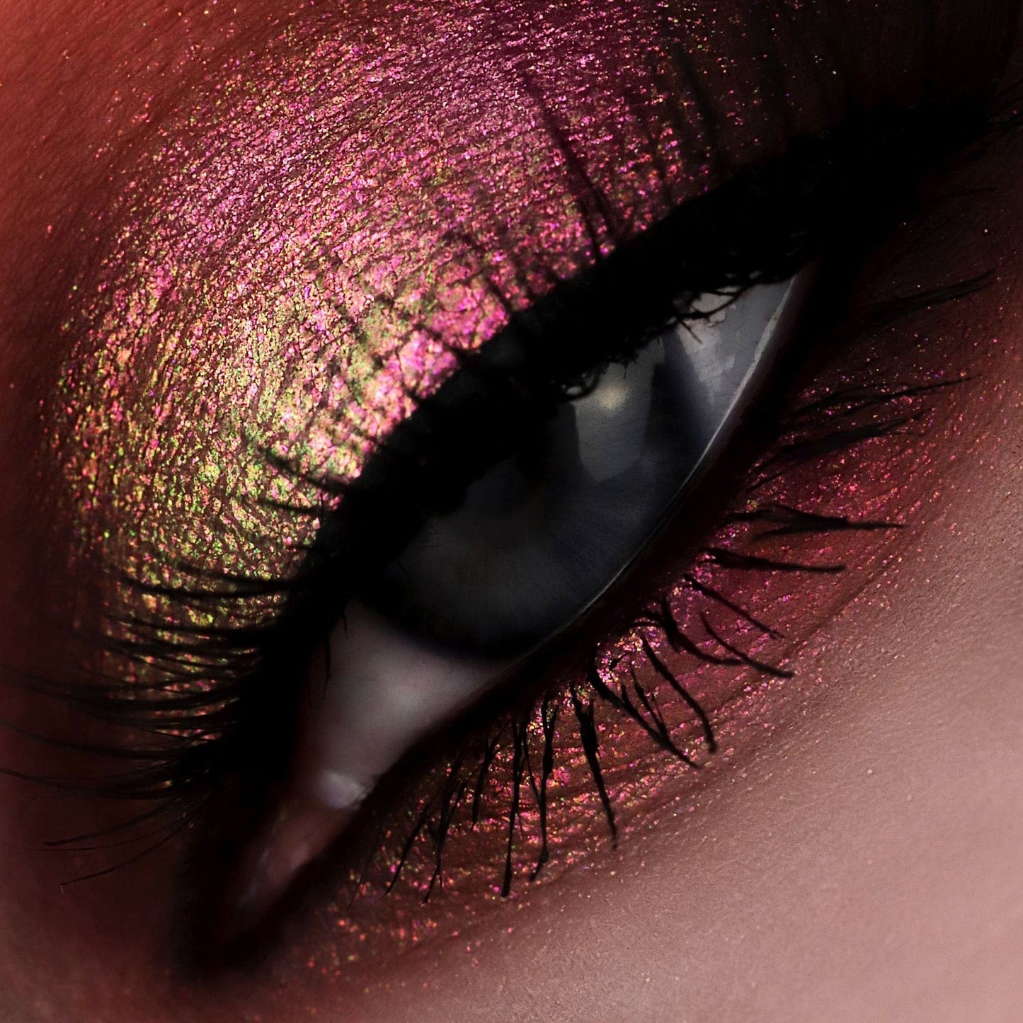 Romance Opal Multichrome Loose eyeshadow