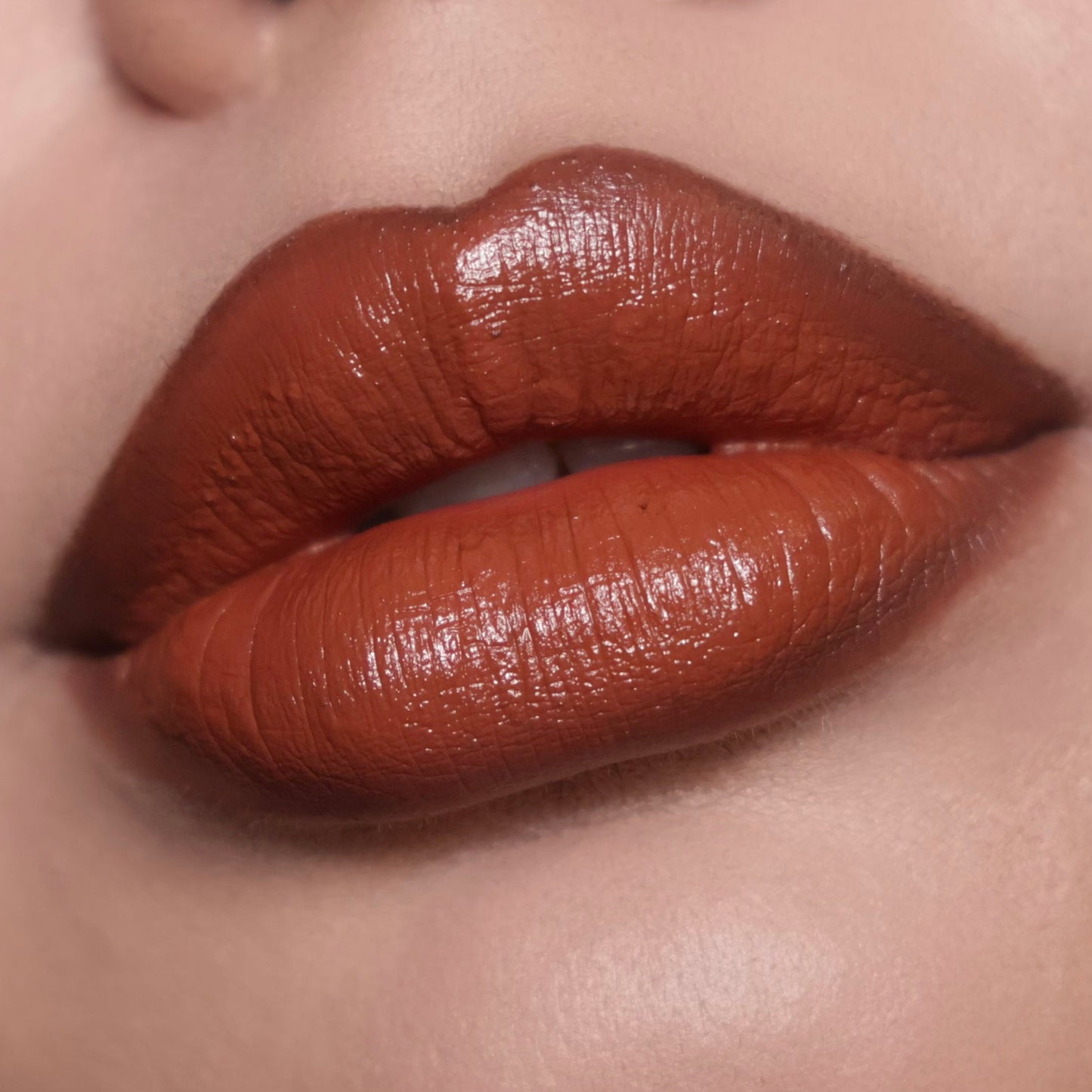 The Lord of the Rings x Glamlite Eye of Sauron lip kit