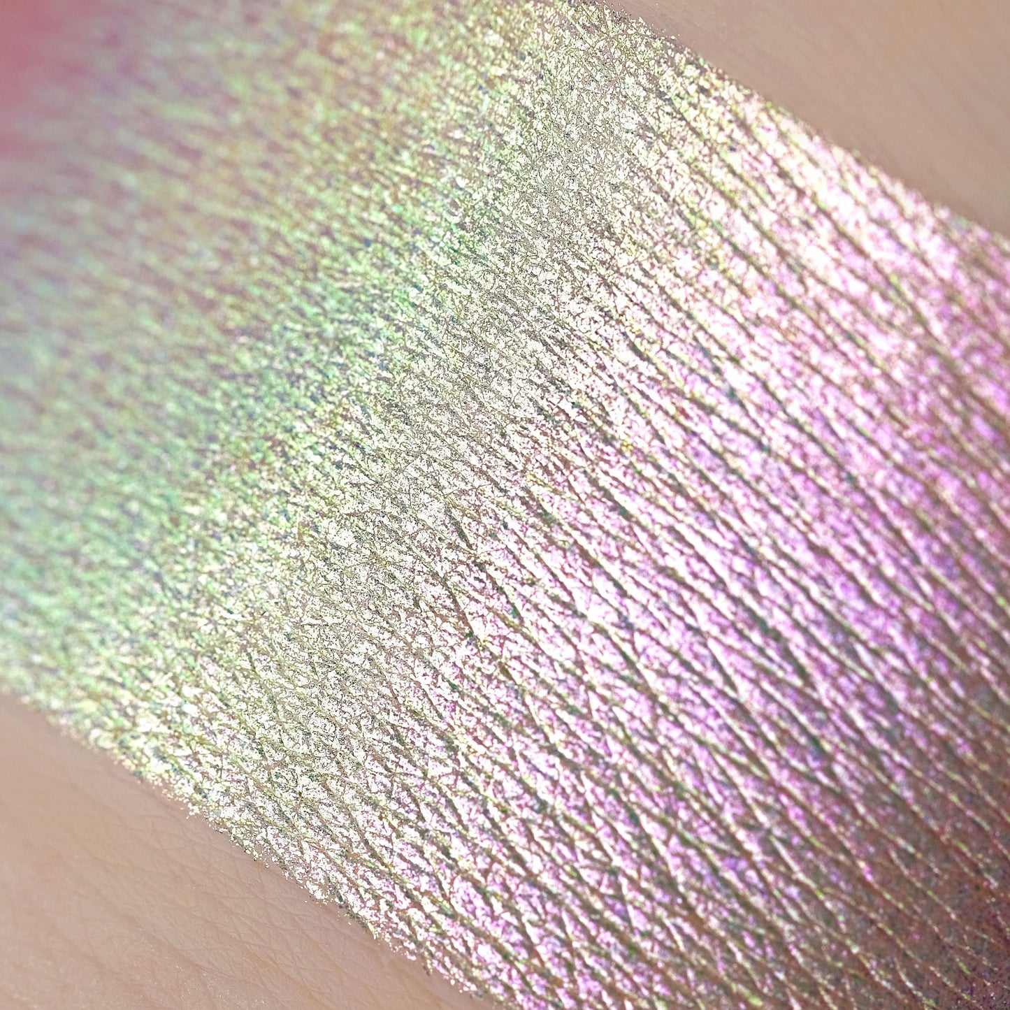 Nightgown Opal Multichrome Loose eyeshadow