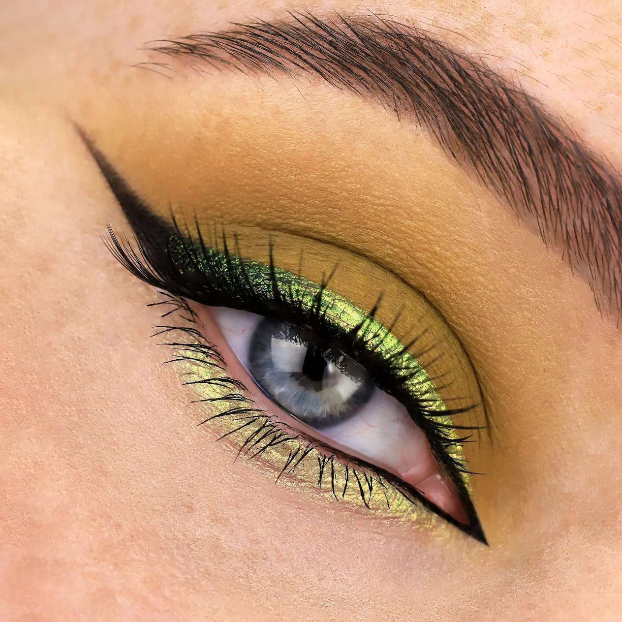 Teddy Bear Opal Multichrome Loose eyeshadow