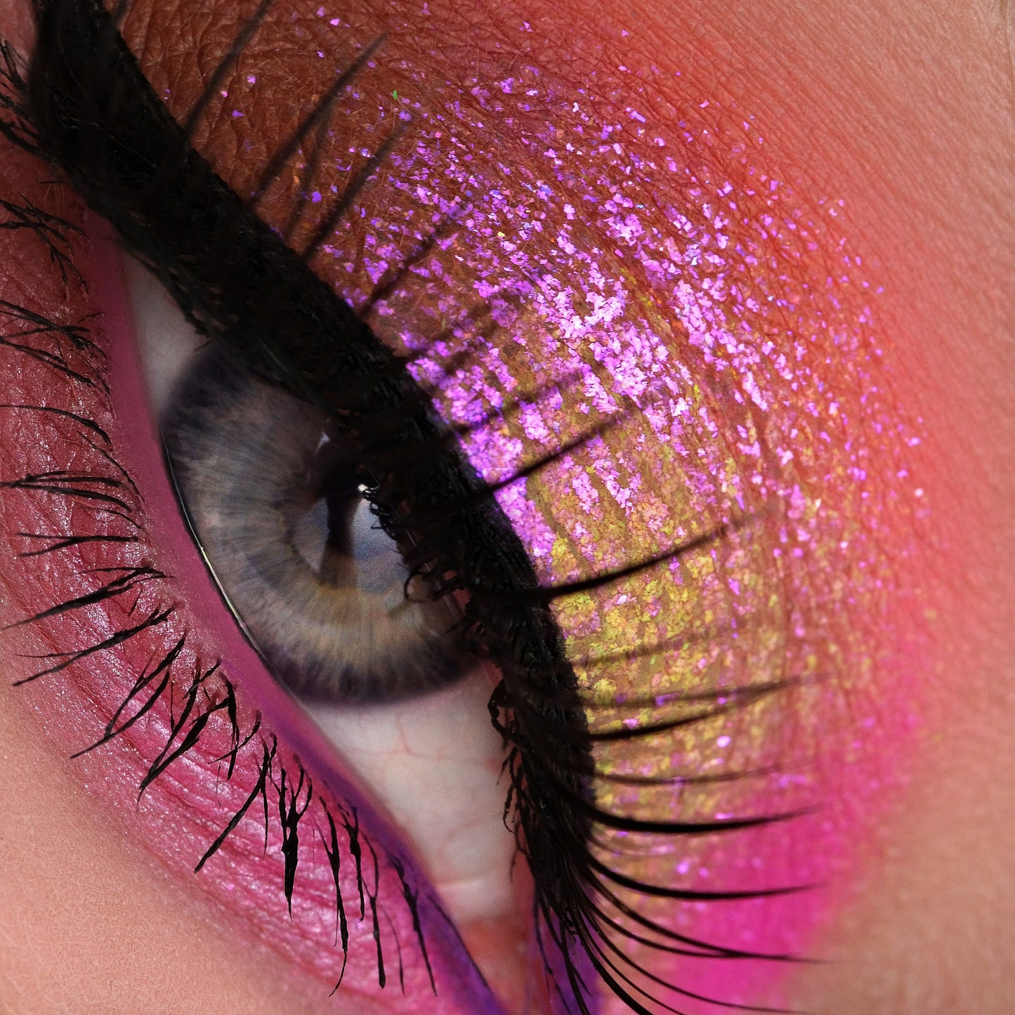 Cozy Opal Multichrome Loose eyeshadow
