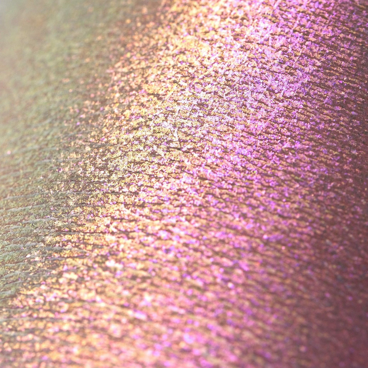 Cozy Opal Multichrome Loose eyeshadow