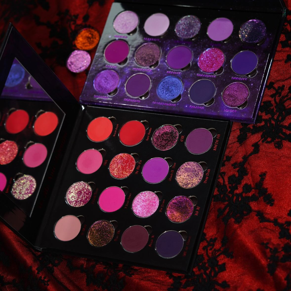 Dead Roses eyeshadow palette