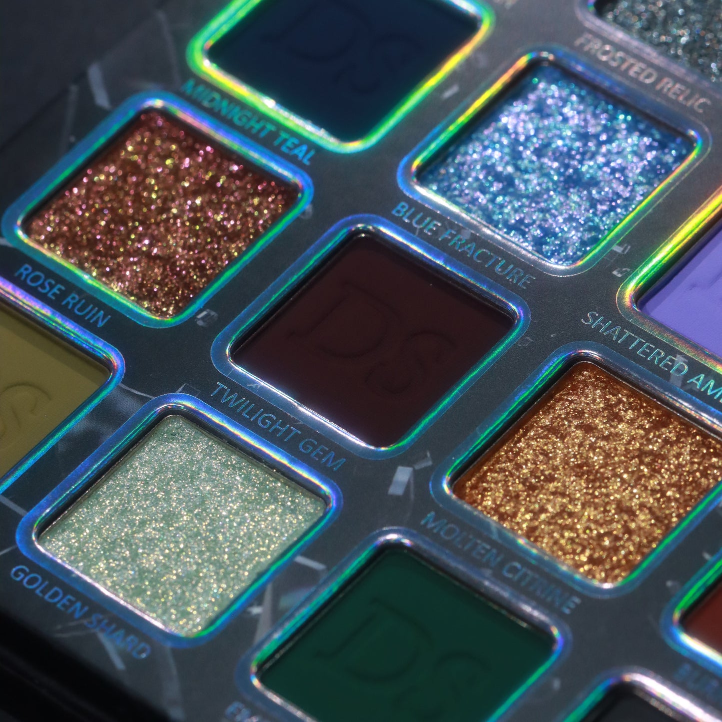 Broken Jewels eyeshadow palette