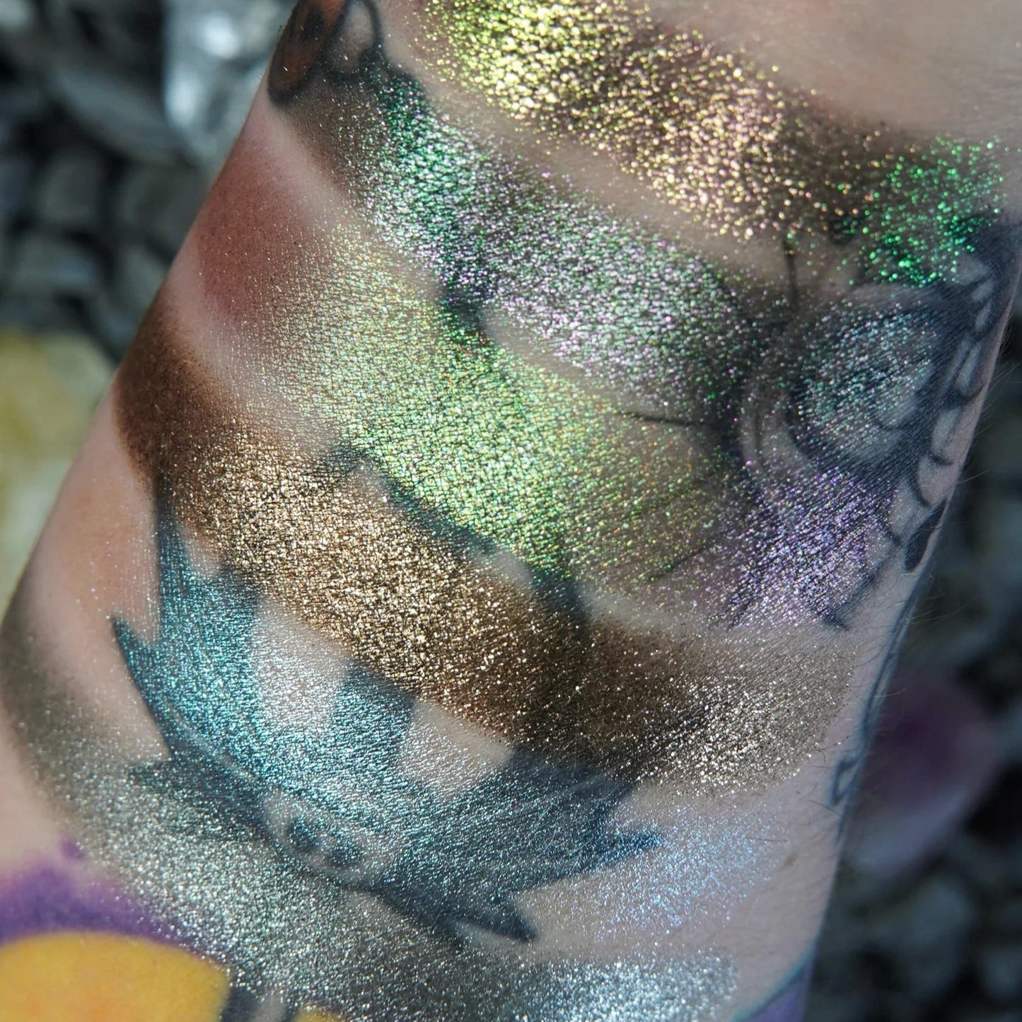 Magnetic Mineralia eyeshadow palette x @s.andromedae