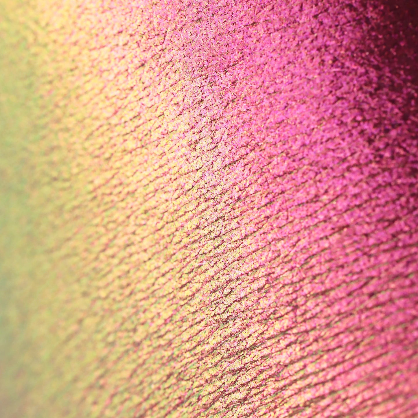 Romance Opal Multichrome Loose eyeshadow