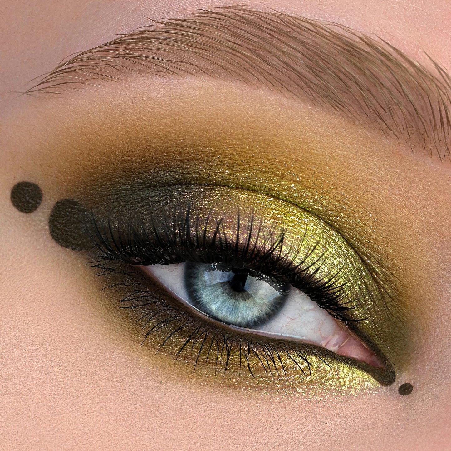 Beauty Sleep Opal Multichrome Loose eyeshadow