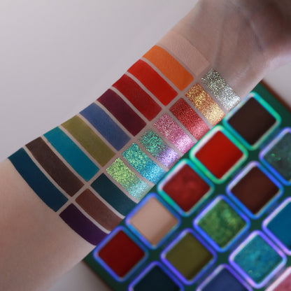 Fearless Holiday eyeshadow palette