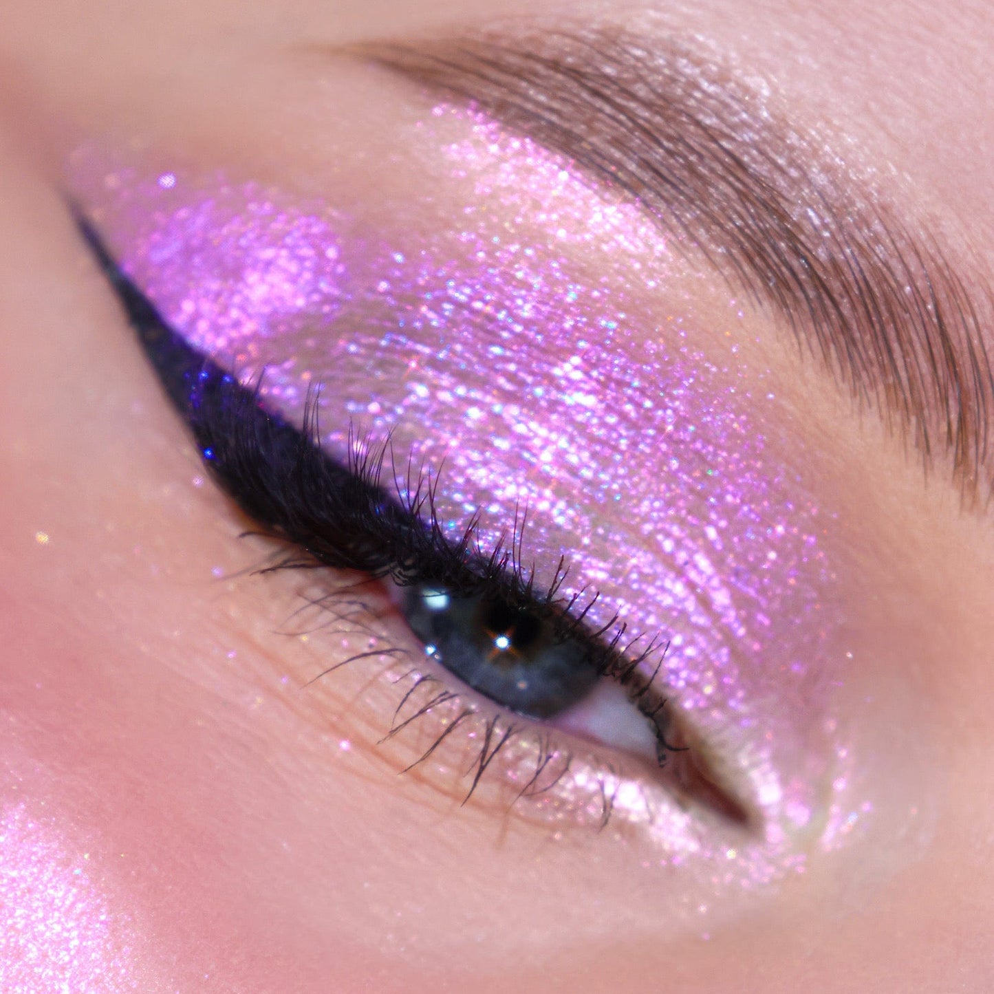 Night Kiss Opal Multichrome Loose eyeshadow