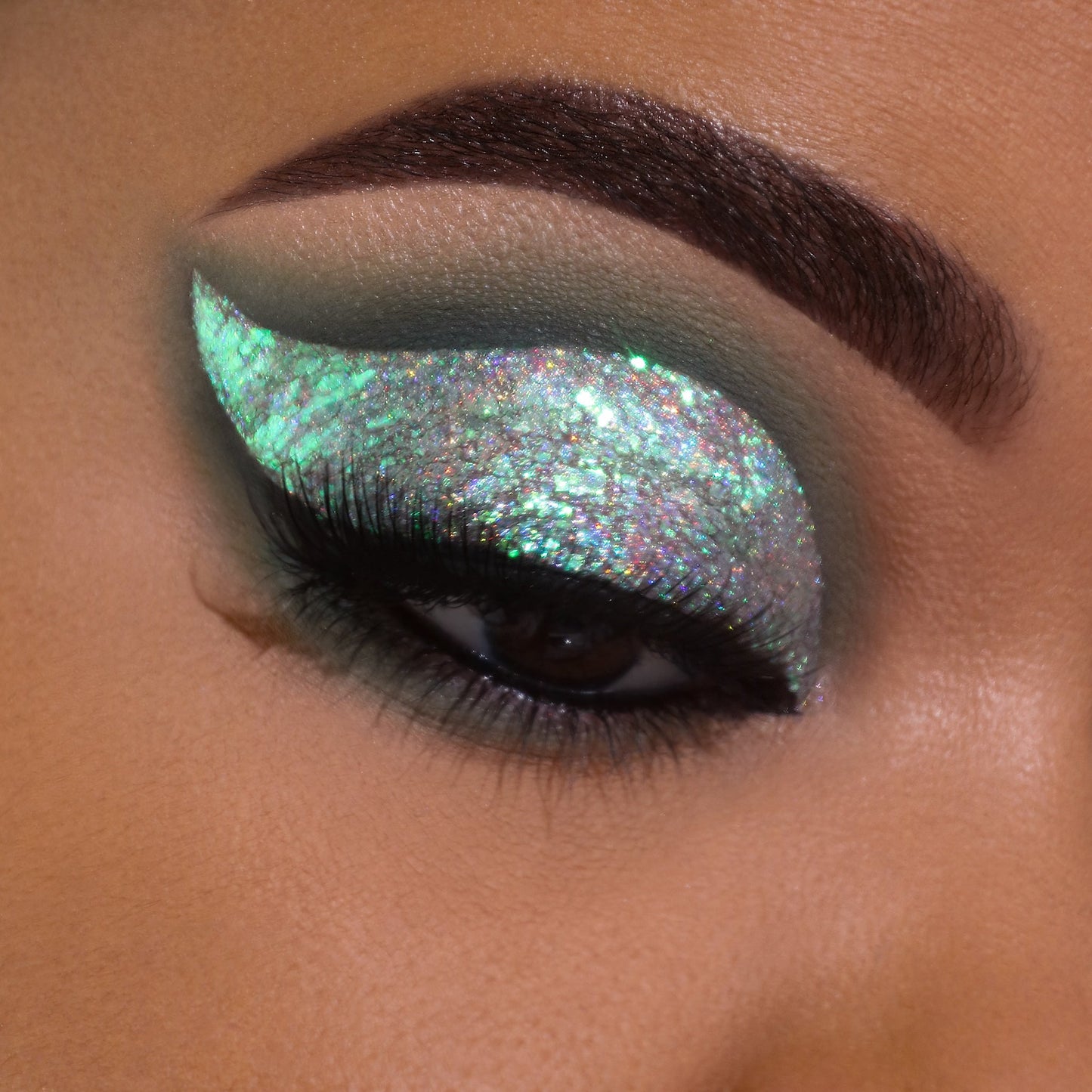 Venus Euphoric Holo liquid eyeshadow