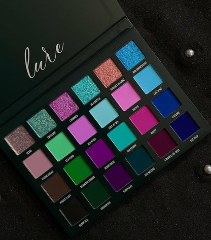 Lure eyeshadow palette