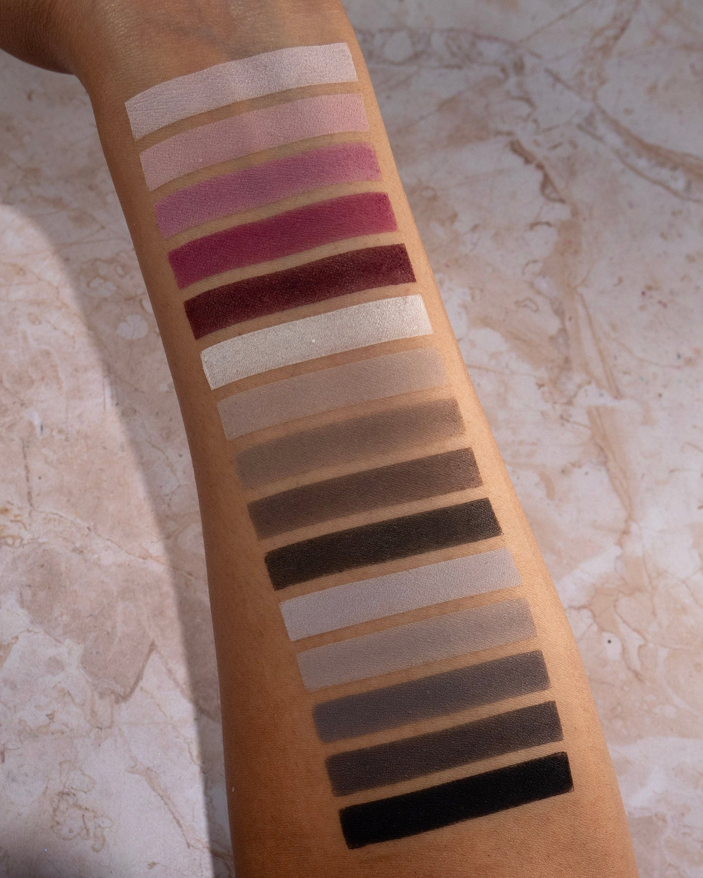 Ellis V2: 30 shade matte eyeshadow palette