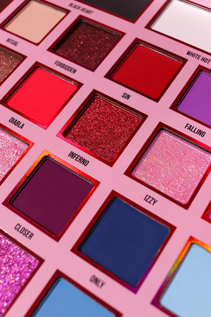 Diabla eyeshadow palette