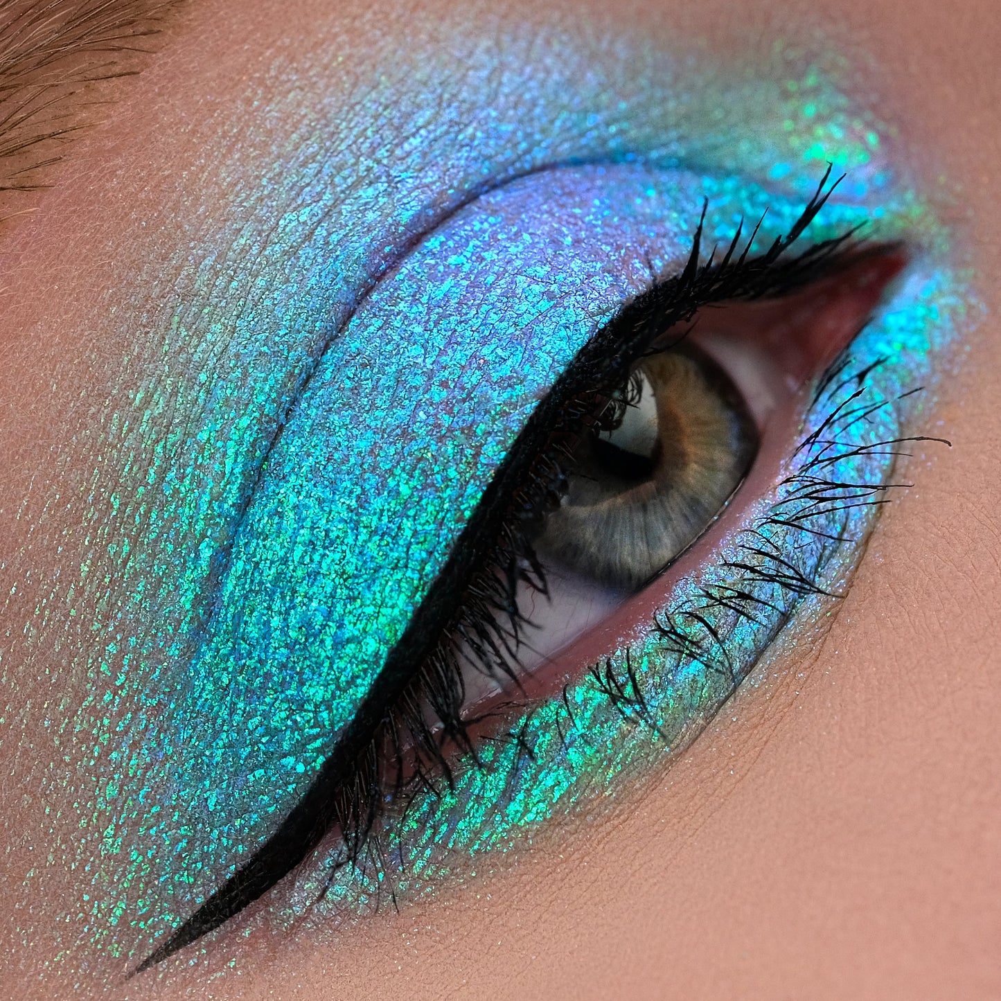 Clever Clogs Opal Moonstone Loose eyeshadow