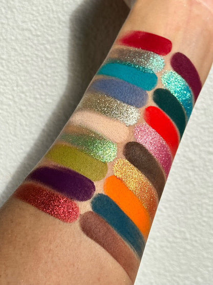 Fearless Holiday eyeshadow palette