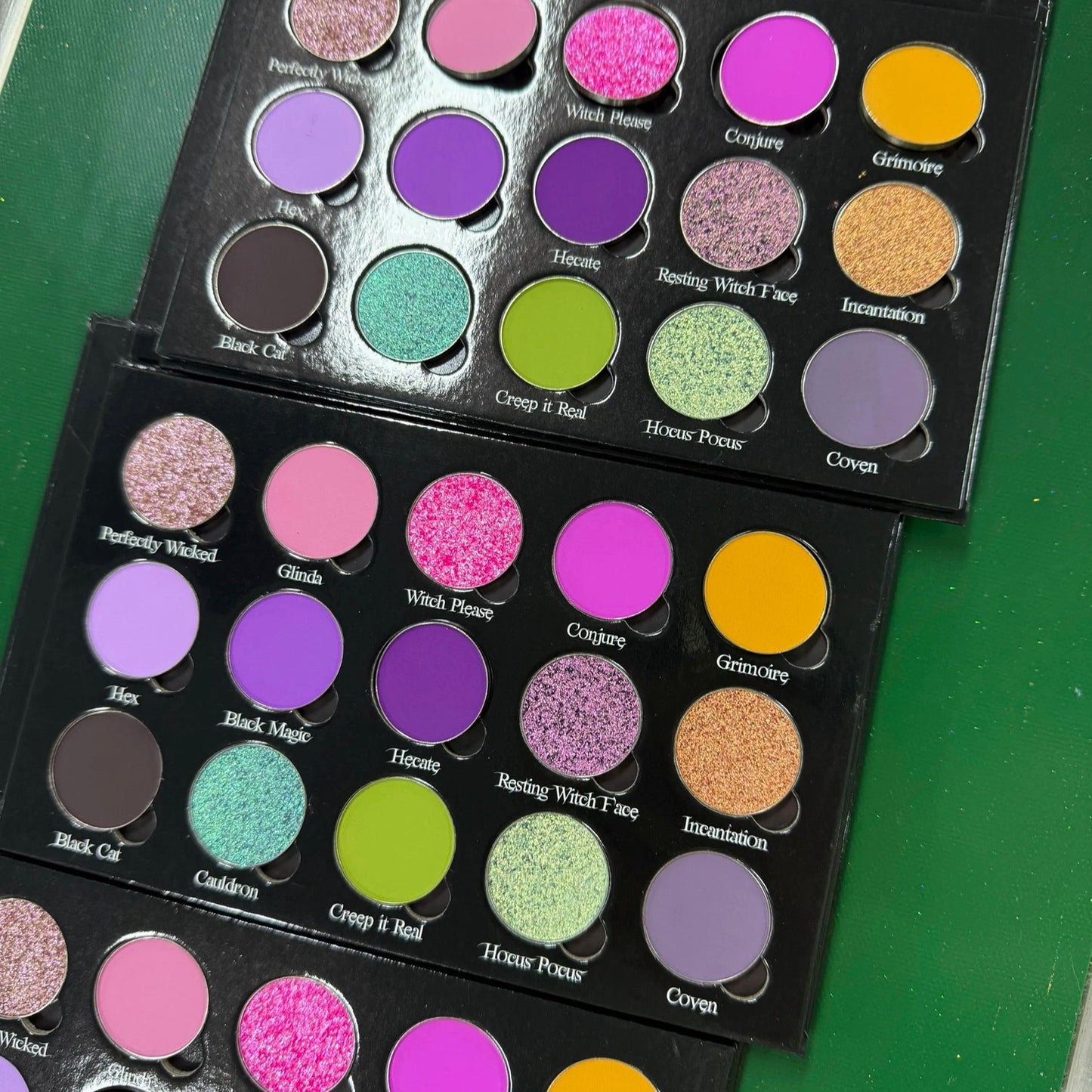 Basic Witch eyeshadow palette