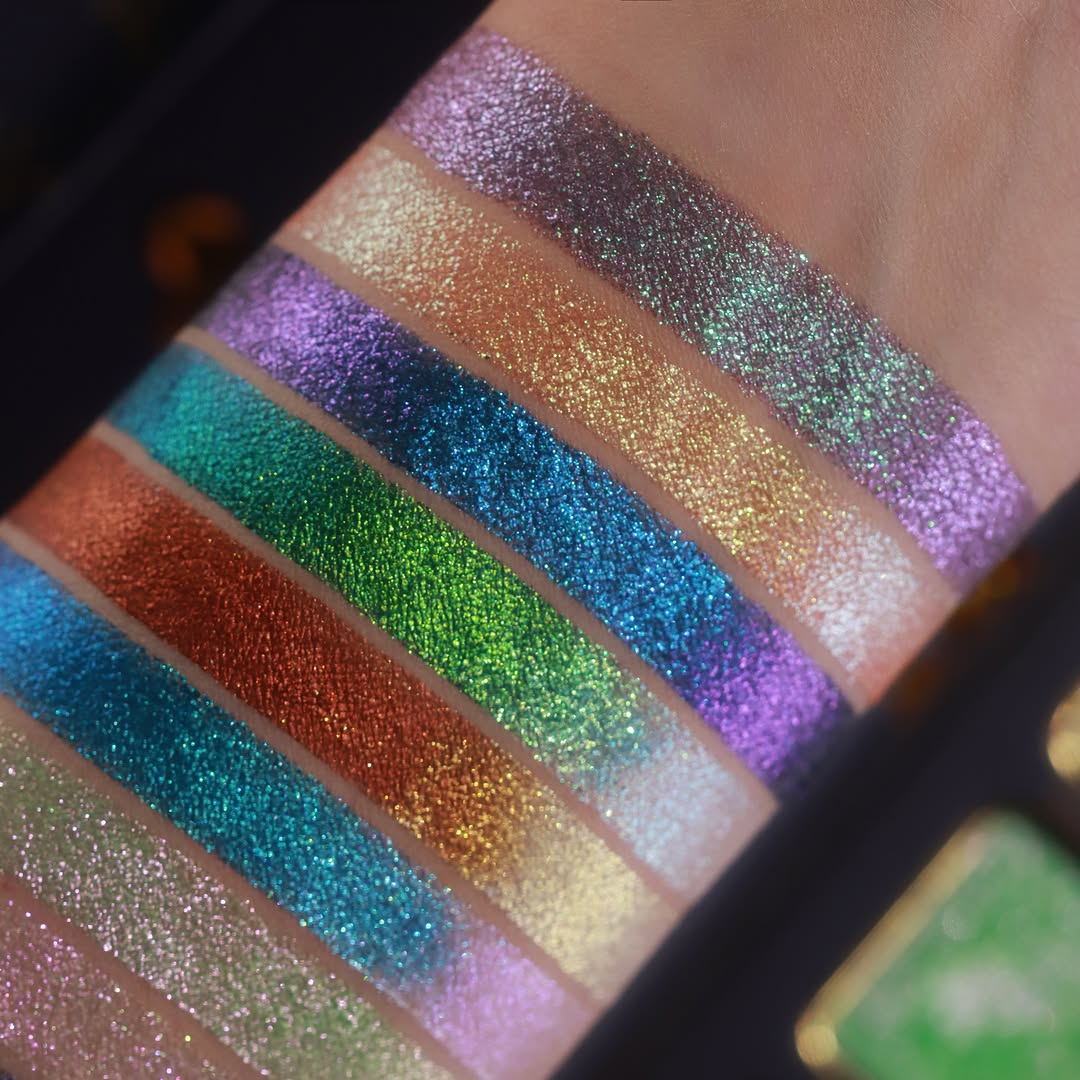 Chrome Book Vol.3 eyeshadow palette