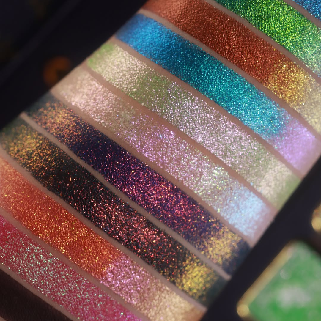 Chrome Book Vol.3 eyeshadow palette