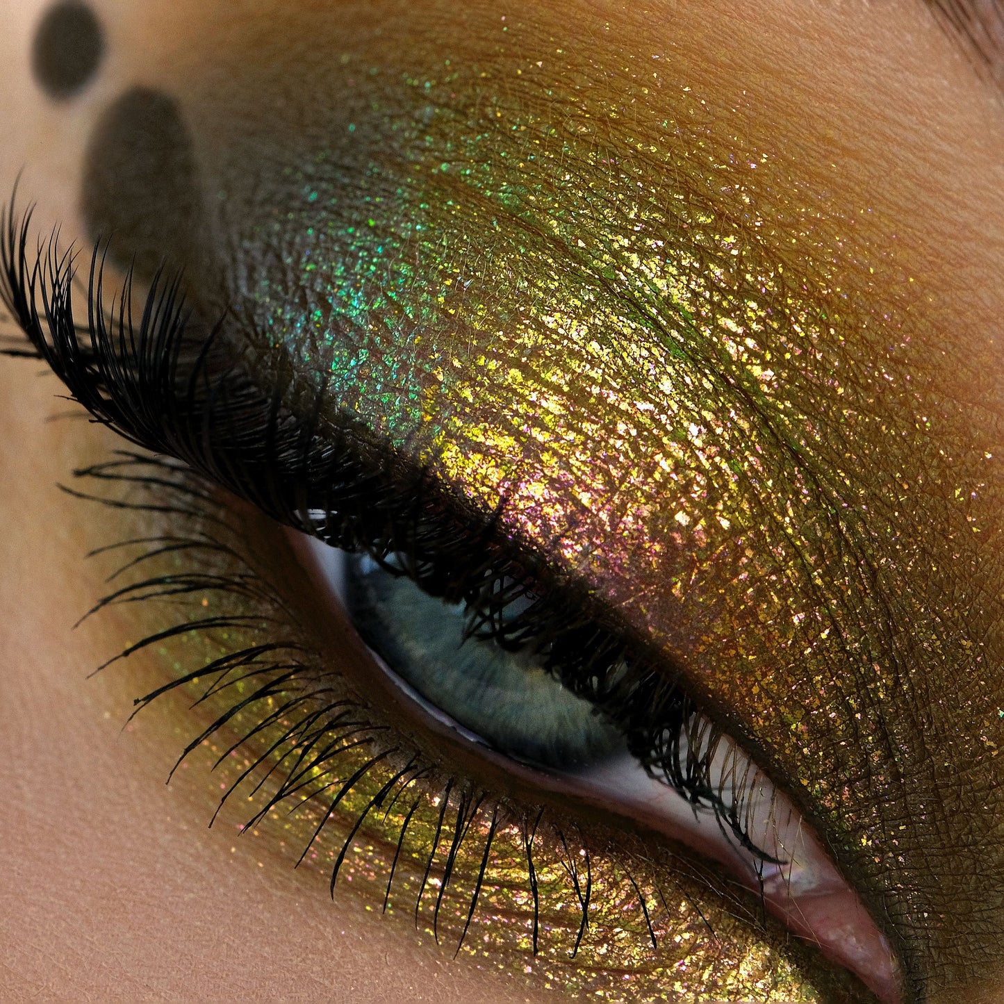 Beauty Sleep Opal Multichrome Loose eyeshadow