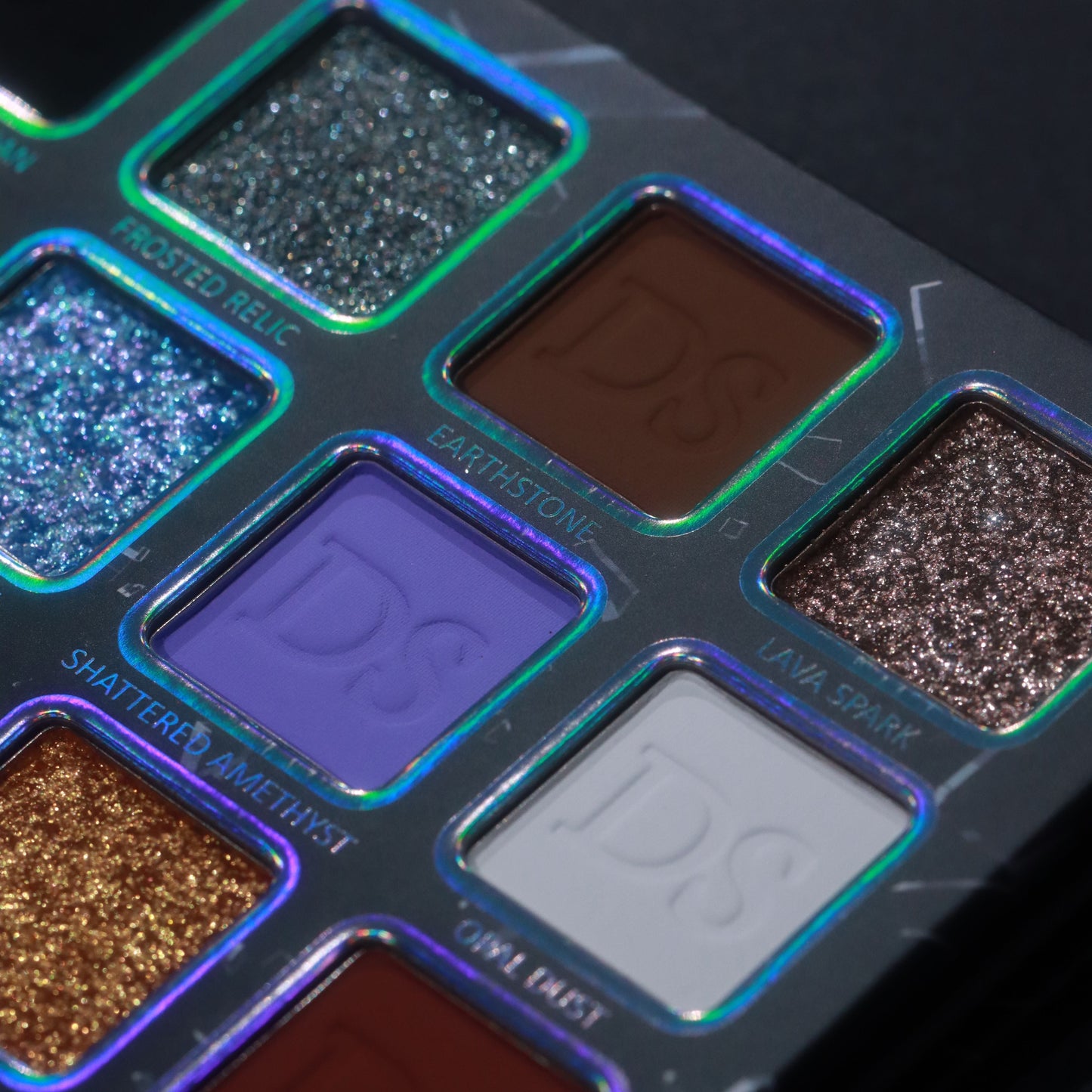 Broken Jewels eyeshadow palette