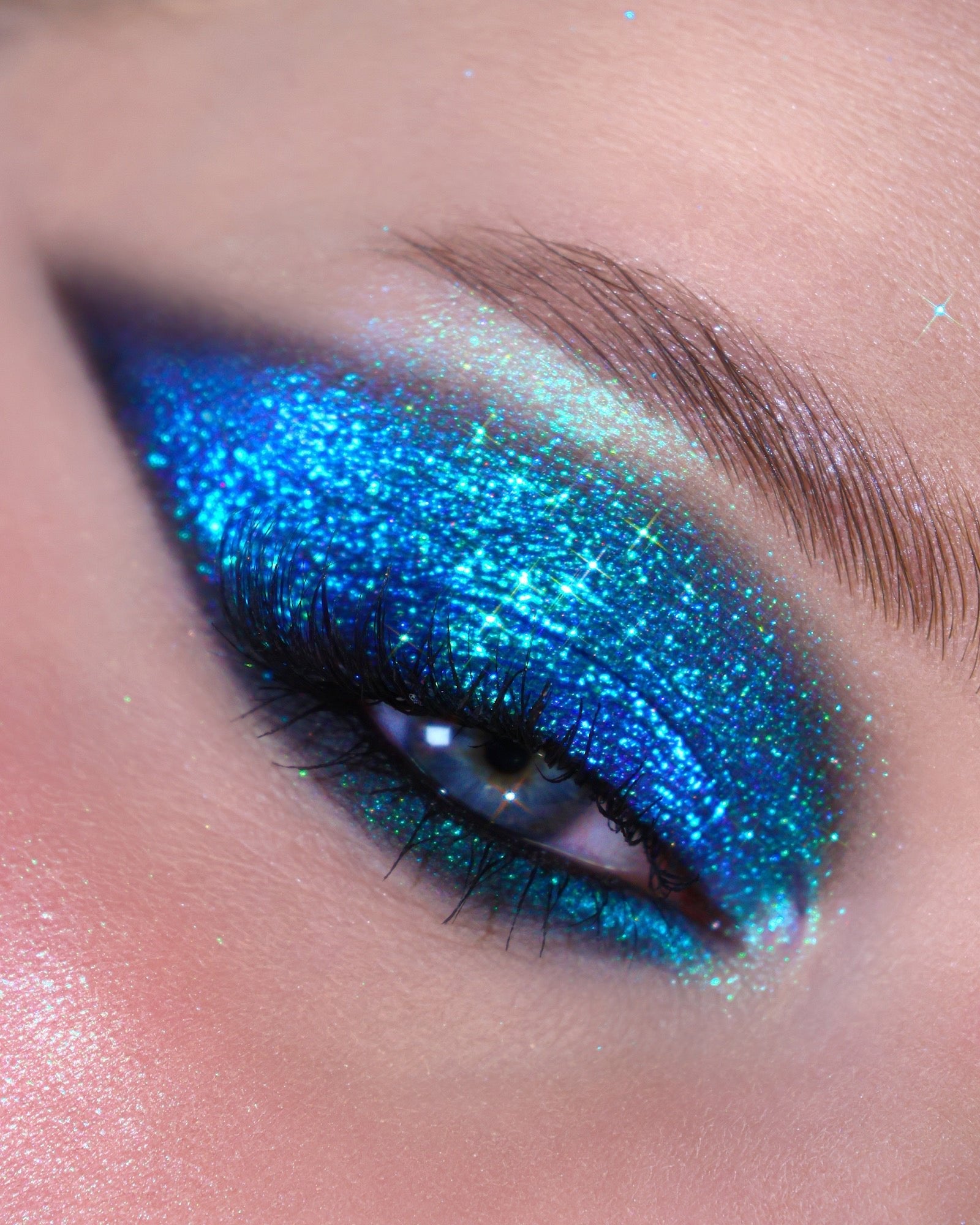 The Opal Black Magic bundle set, second shot