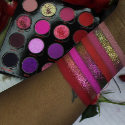 Dead Roses eyeshadow palette