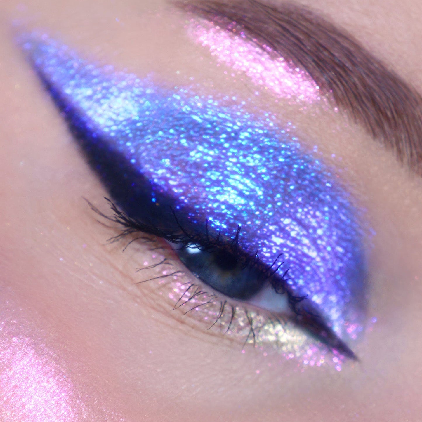 Krazy Kat Opal Moonstone Loose eyeshadow