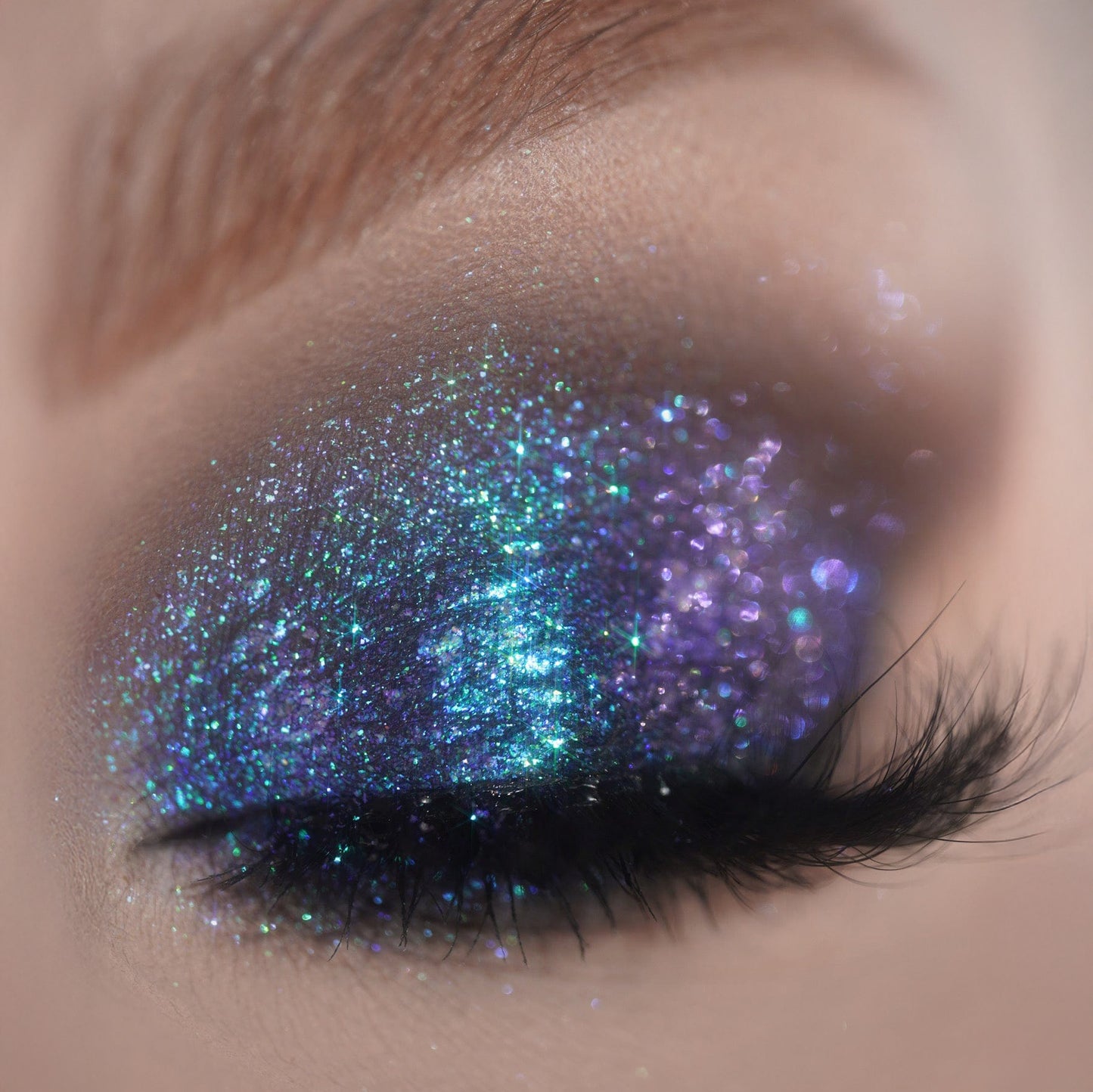 Moody Cow Opal Moonstone Loose eyeshadow