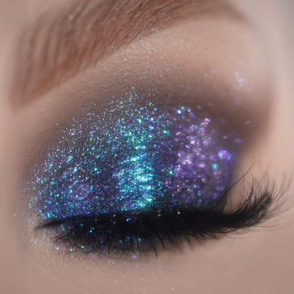 Moody Cow Opal Moonstone Loose eyeshadow