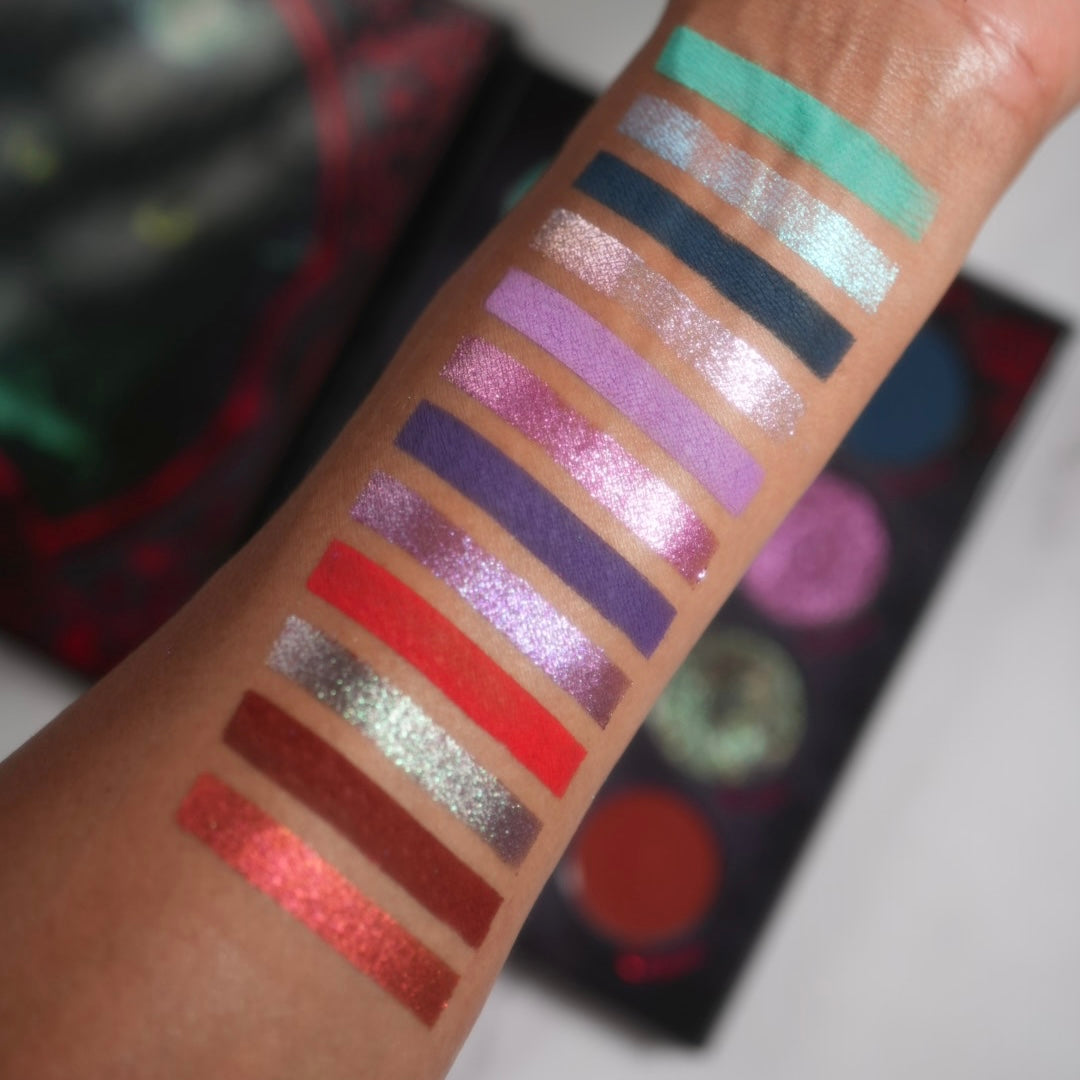 The Witch's Familiar eyeshadow palette