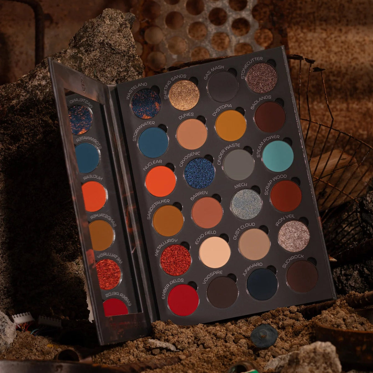Wasteland x ZYEL eyeshadow palette