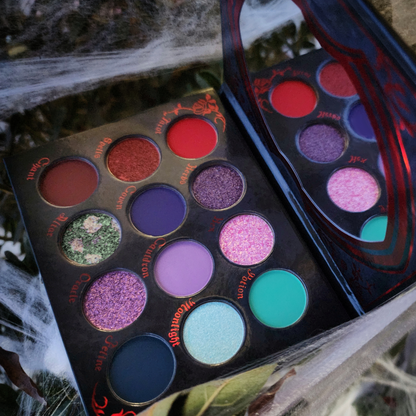 The Witch's Familiar eyeshadow palette
