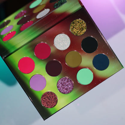 Aurora Chasing x Ellie Starr eyeshadow palette