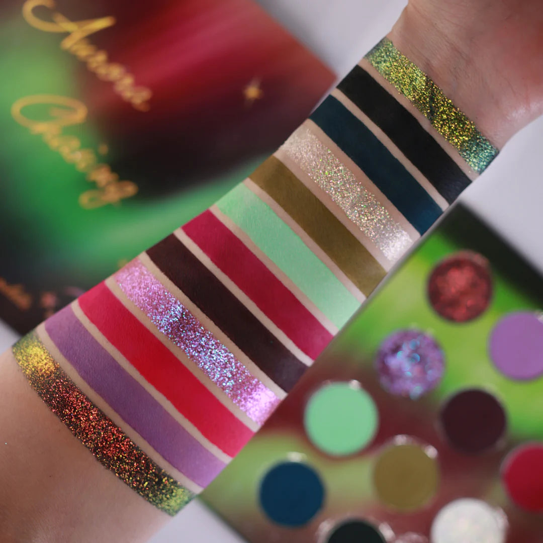 Aurora Chasing x Ellie Starr eyeshadow palette