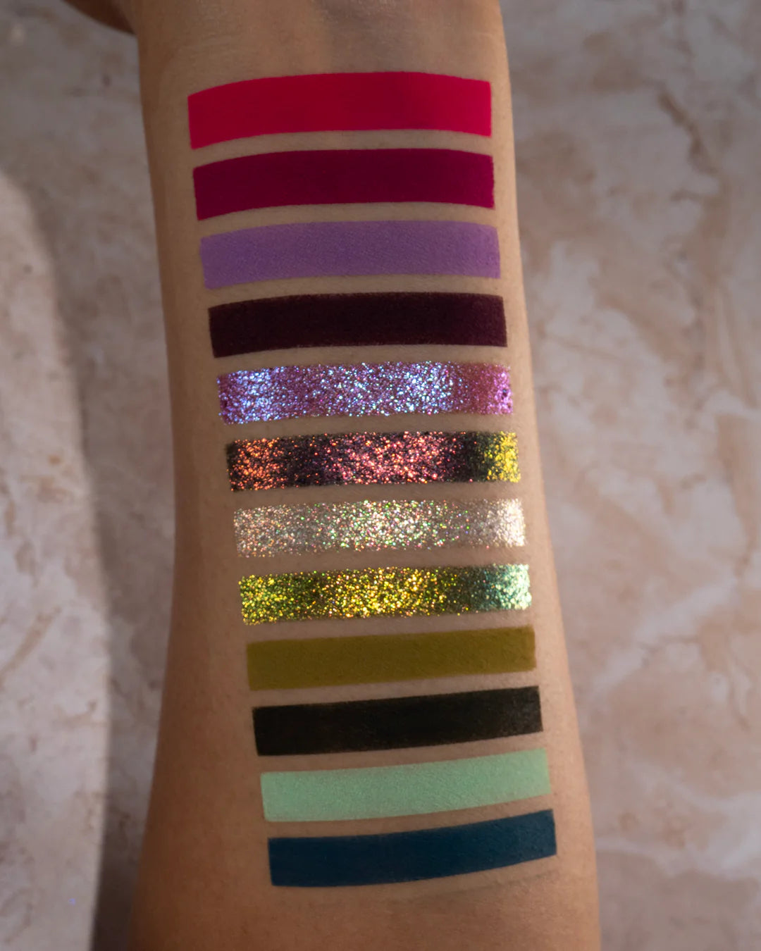 Aurora Chasing x Ellie Starr eyeshadow palette