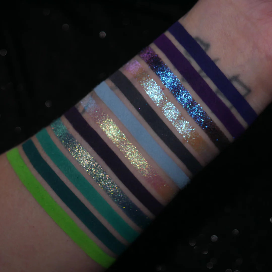 Starr Gazing x Ellie Starr eyeshadow palette