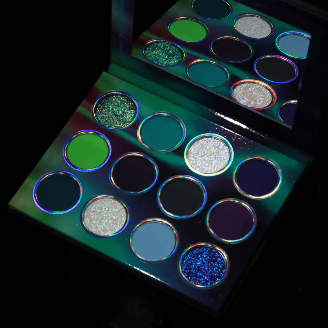 Starr Gazing x Ellie Starr eyeshadow palette