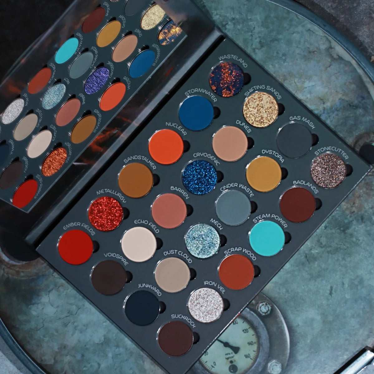 Wasteland x ZYEL eyeshadow palette