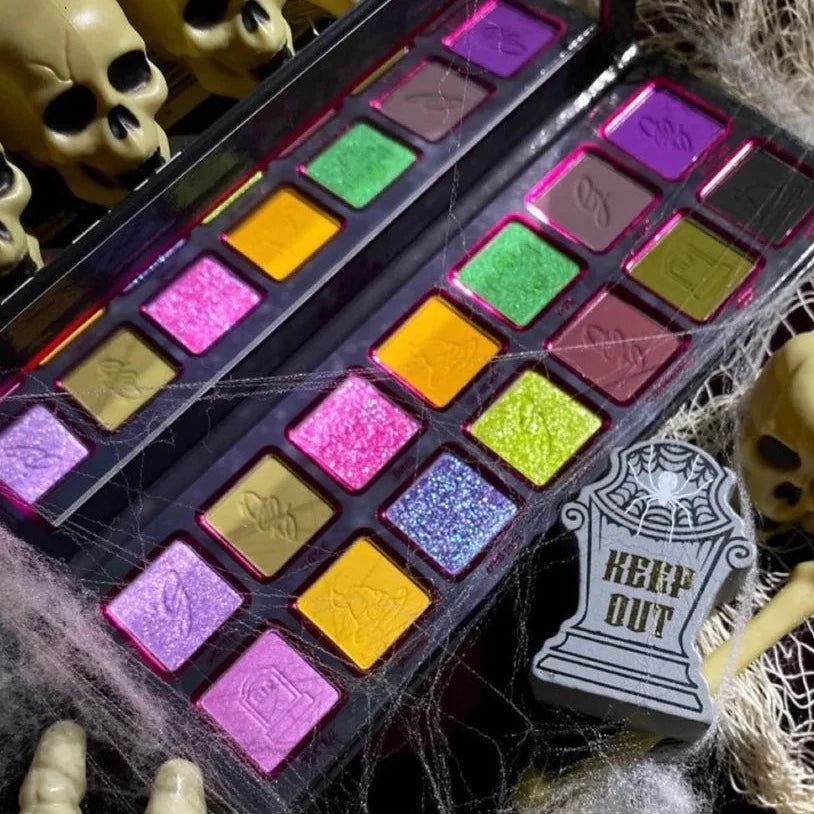 Haunted palette  opened by Gourmande Girls 